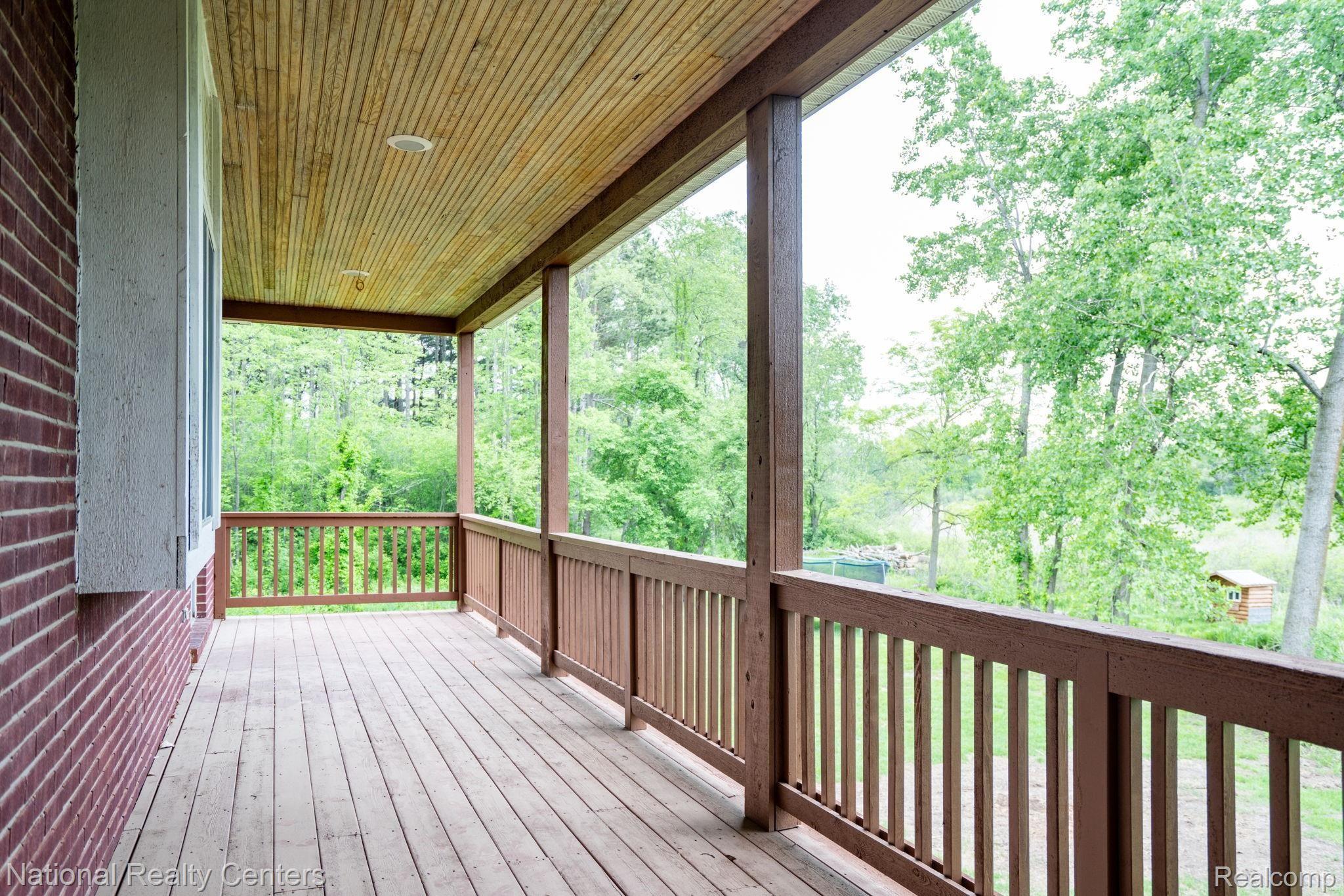 1280 Inwood Road Rochester, MI 48306 - Photo 37 of 47 Completely private deck looking over back yard