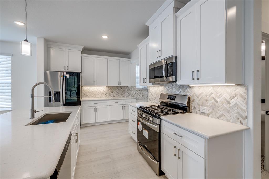 830 Trace Hawk Lane Arlington, TX 76005 - Photo 7 of 25