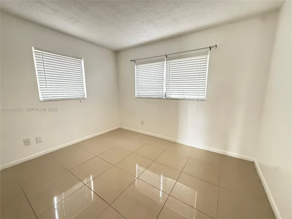 $1,950 | Arrowhead Condominium, Davie, FL 33324