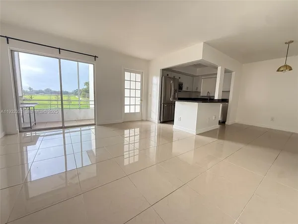 $1,950 | Arrowhead Condominium, Davie, FL 33324