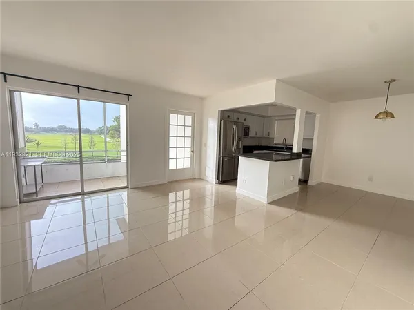 $1,950 | Arrowhead Condominium, Davie, FL 33324