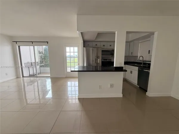 $1,950 | Arrowhead Condominium, Davie, FL 33324