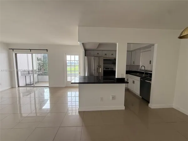 $1,950 | Arrowhead Condominium, Davie, FL 33324