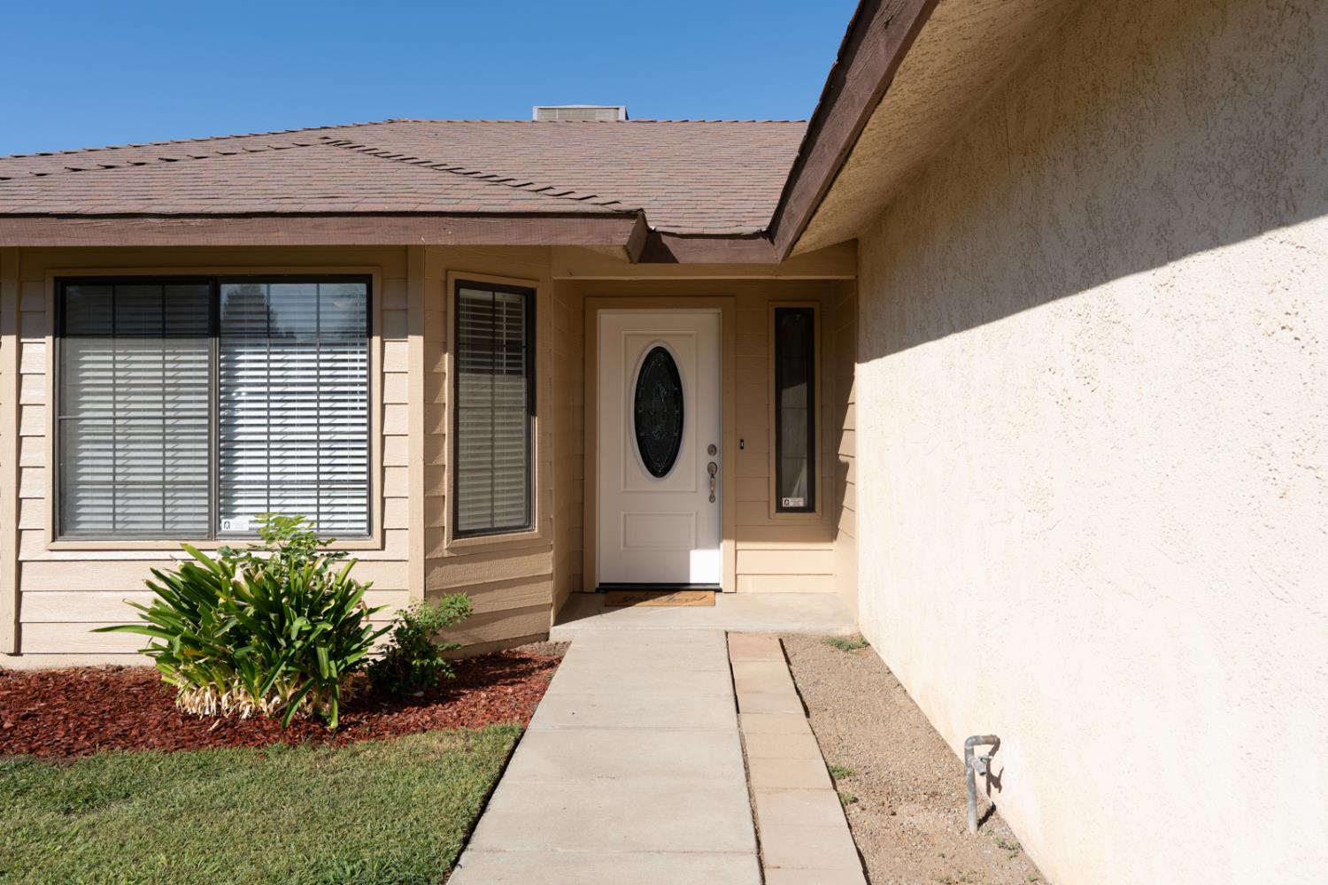 1220 Diamond Way Madera, CA 93637 - Photo 2 of 31 Gallery Image 2