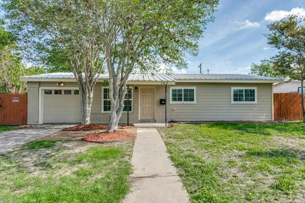 $1,950 | 163 Antrim Drive, San Antonio, TX 78218