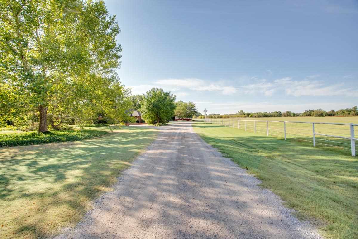 1125 East Robertson Road Enid, OK 73701 - Photo 27 of 50 Gallery Image 27