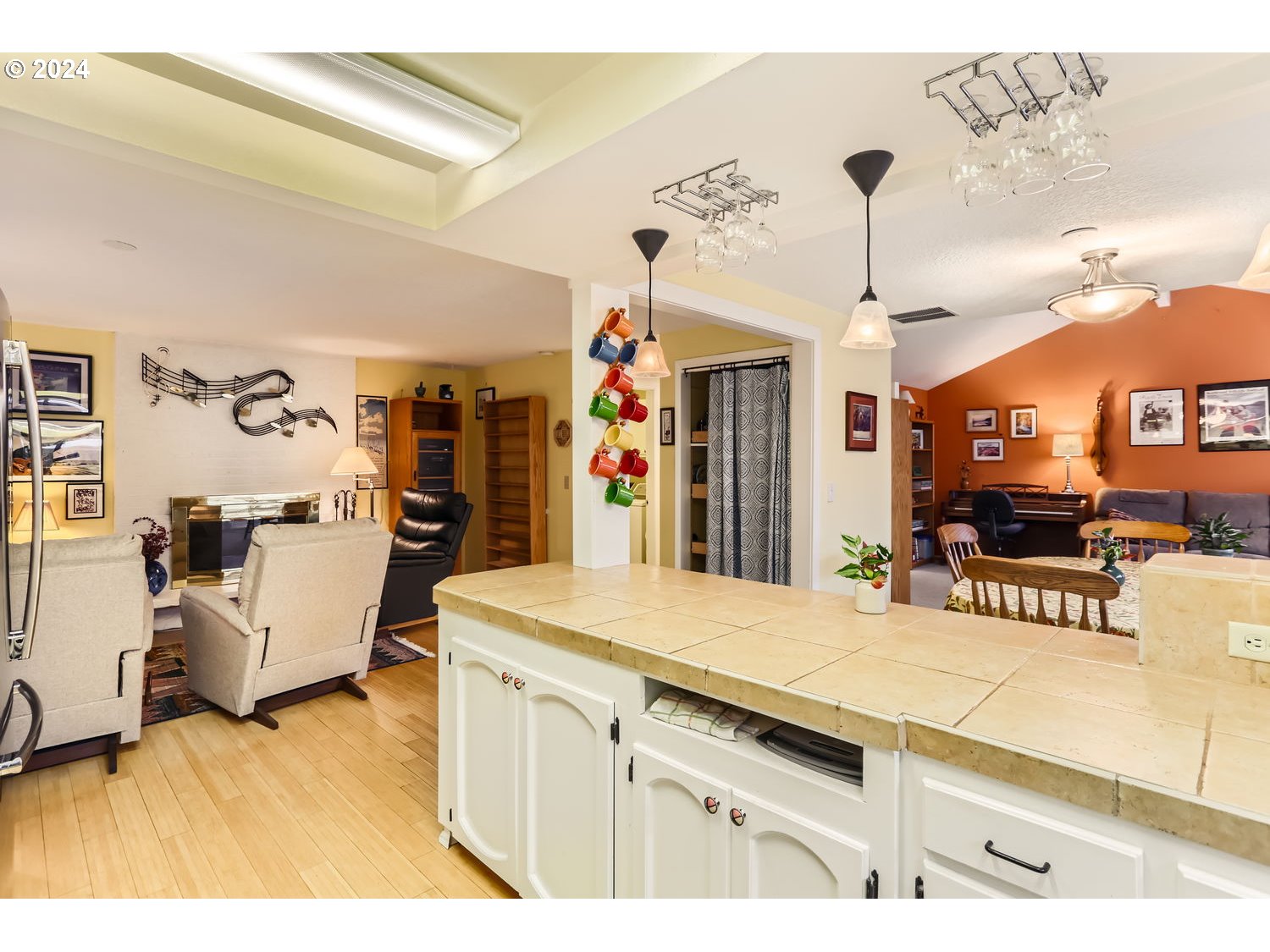 16380 Southwest Rosa Road Beaverton, OR 97007 - Photo 11 of 26 Gallery Image 11