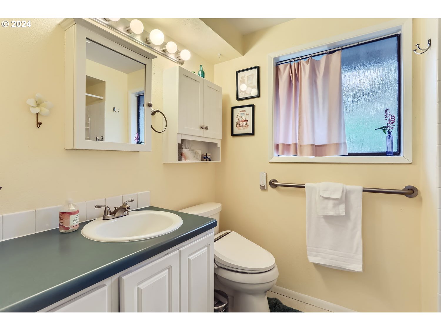 16380 Southwest Rosa Road Beaverton, OR 97007 - Photo 20 of 26 Gallery Image 20