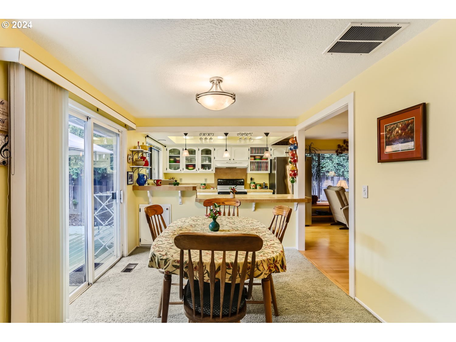 16380 Southwest Rosa Road Beaverton, OR 97007 - Photo 9 of 26 Gallery Image 9