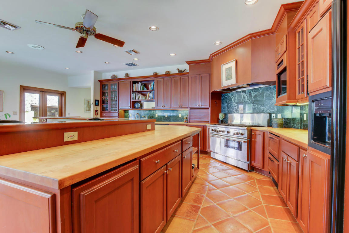 99 Northeast Spanish Trail Boca Raton, FL 33432 - Photo 11 of 30 d9