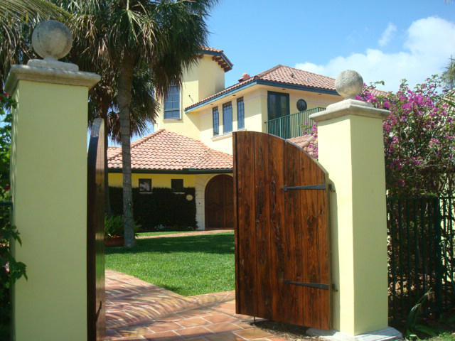 99 Northeast Spanish Trail Boca Raton, FL 33432 - Photo 2 of 30 d30