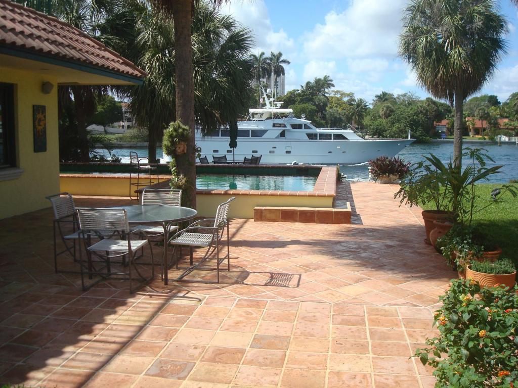 99 Northeast Spanish Trail Boca Raton, FL 33432 - Photo 23 of 30 d22