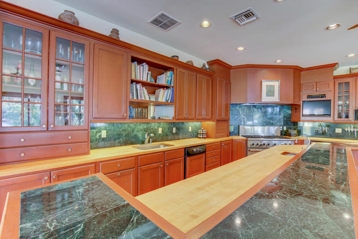 99 Northeast Spanish Trail Boca Raton, FL 33432 - Photo 10 of 30 d8