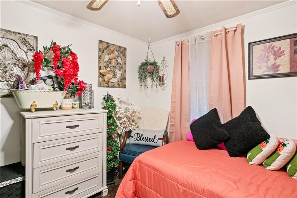 718 Gladden Road Canonsburg, PA 15317 - Photo 25 of 28 a bedroom with a bed and a dresser