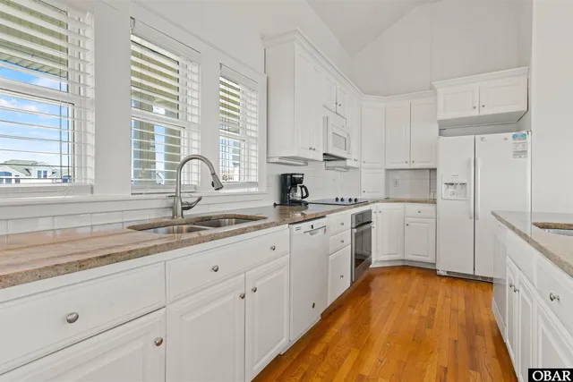 $2,499,000 | 925 Lighthouse Drive, Corolla, NC 27927