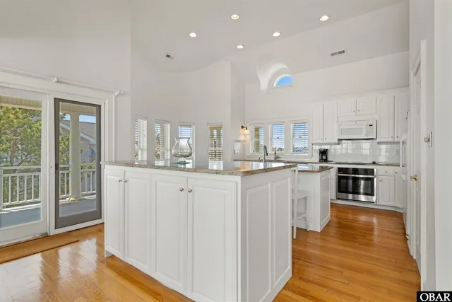 $2,499,000 | 925 Lighthouse Drive, Corolla, NC 27927