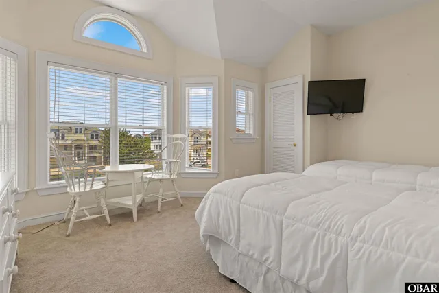 $2,499,000 | 925 Lighthouse Drive, Corolla, NC 27927