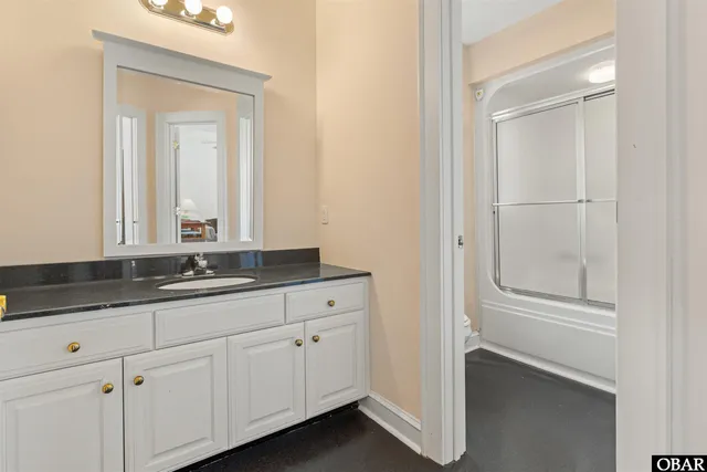 $2,499,000 | 925 Lighthouse Drive, Corolla, NC 27927