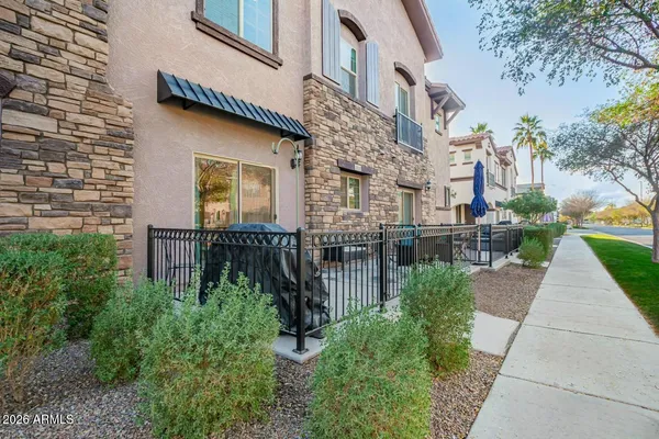 $2,200 | 1918 East Bridgeport Parkway, Unit 102, Gilbert, AZ 85295