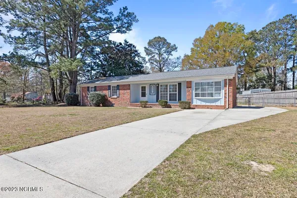 $1,500 | 219 Edgewood Drive, Jacksonville, NC 28546