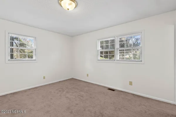 $1,500 | 219 Edgewood Drive, Jacksonville, NC 28546