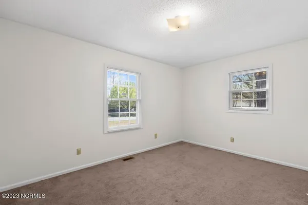 $1,500 | 219 Edgewood Drive, Jacksonville, NC 28546