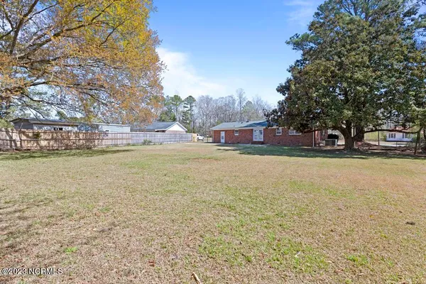$1,500 | 219 Edgewood Drive, Jacksonville, NC 28546