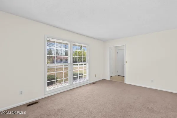$1,500 | 219 Edgewood Drive, Jacksonville, NC 28546