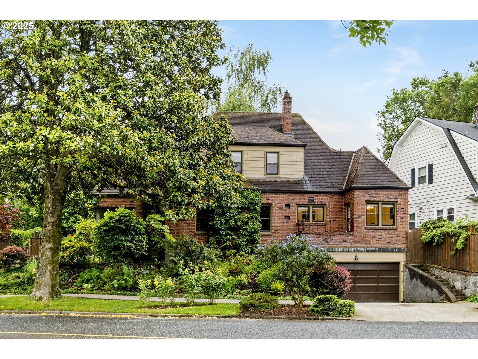 3622 Northeast Hassalo St