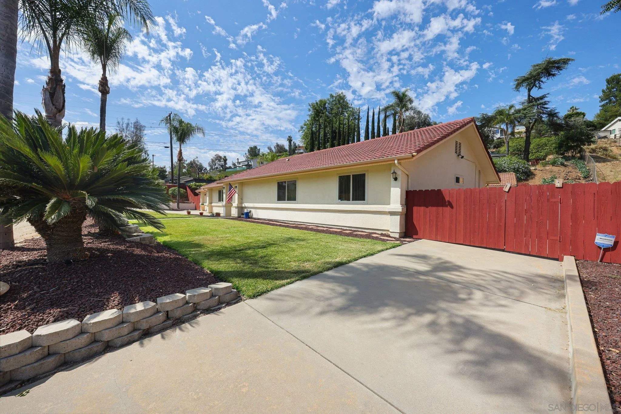 12175 Gay Rio Drive Lakeside, CA 92040 - Photo 2 of 29