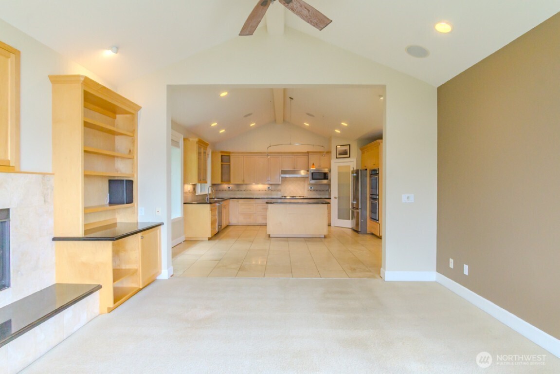 8568 Sand Point Way Northeast Seattle, WA 98115 - Photo 23 of 40