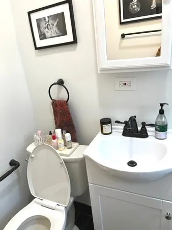 $1,550 | 1060 West Thorndale Avenue, Unit 2S, Chicago, IL 60660