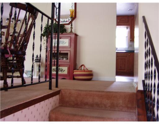 743 Unionville Road Prospect, PA 16052 - Photo 2 of 18 Entry/Foyer.