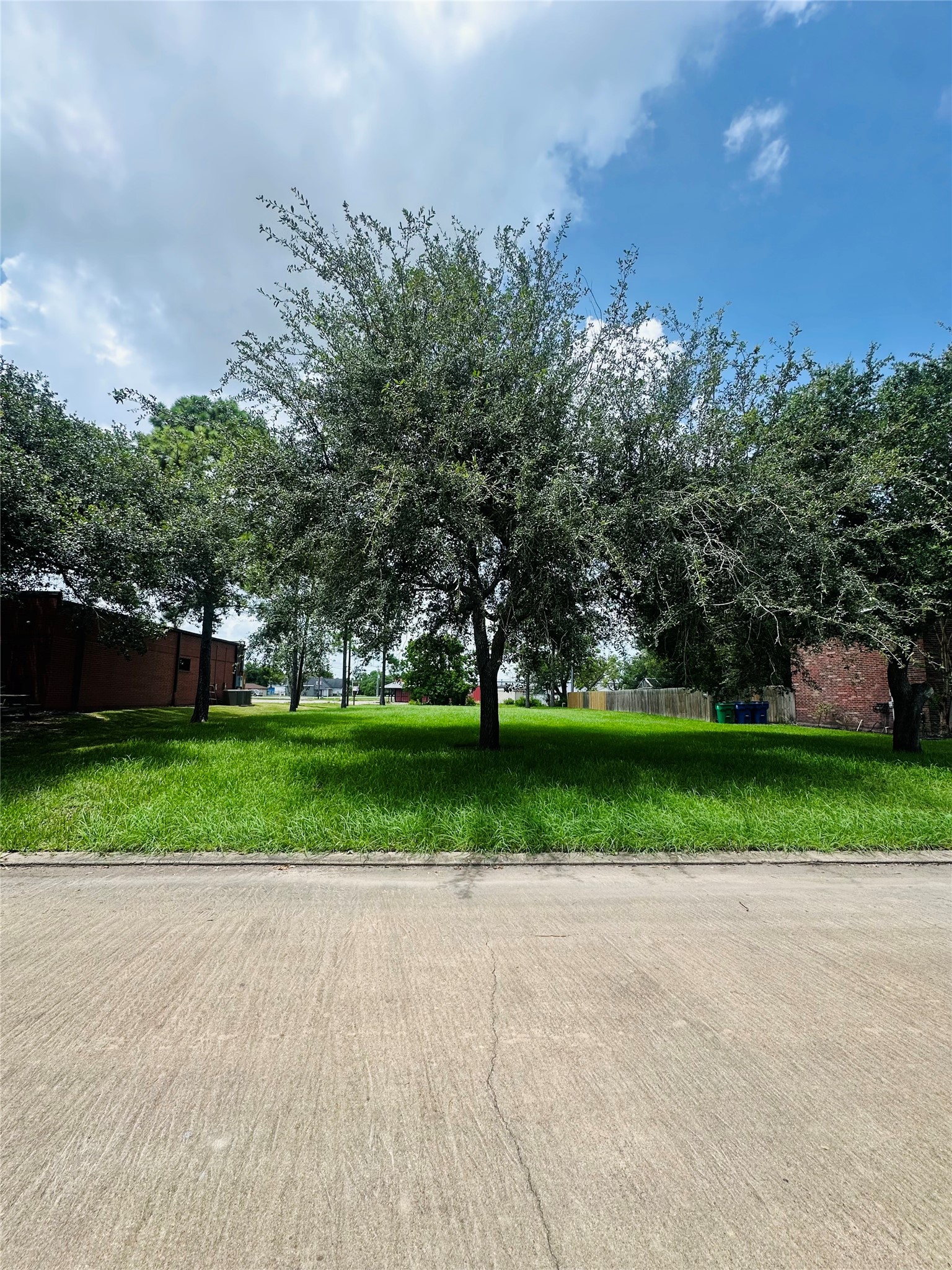 101 Knight Street Angleton, TX 77515 - Photo 1 of 5 Gallery Image 1