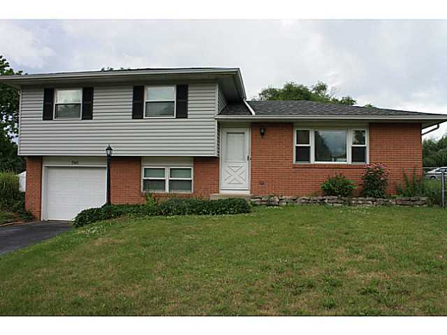 1543 Fall Brook Road, Unit RIVER BEND Columbus, OH 43223 - Photo 2 of 11