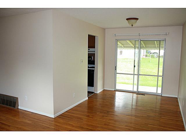 1543 Fall Brook Road, Unit RIVER BEND Columbus, OH 43223 - Photo 3 of 11