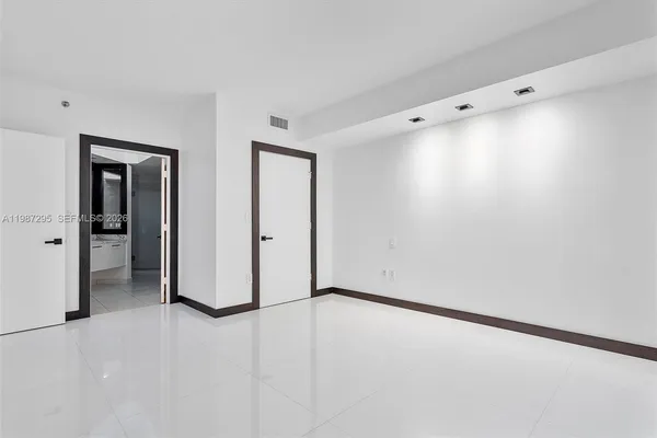 $4,500 | 55 Southeast 6th Street, Unit 1607, Miami, FL 33131