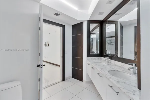 $4,500 | 55 Southeast 6th Street, Unit 1607, Miami, FL 33131