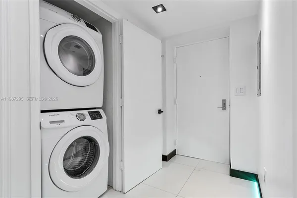 $4,500 | 55 Southeast 6th Street, Unit 1607, Miami, FL 33131