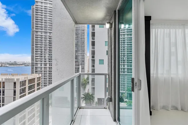 $4,500 | 55 Southeast 6th Street, Unit 1607, Miami, FL 33131