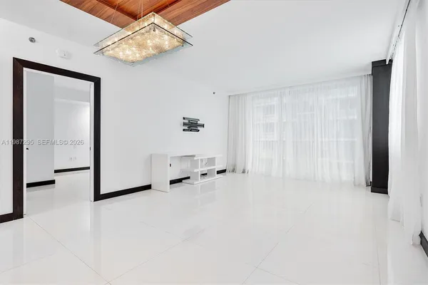 $4,500 | 55 Southeast 6th Street, Unit 1607, Miami, FL 33131