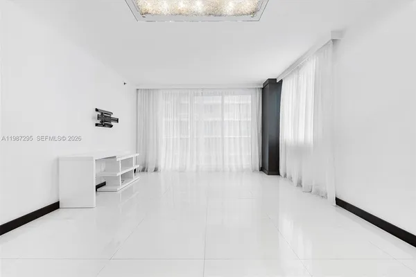 $4,500 | 55 Southeast 6th Street, Unit 1607, Miami, FL 33131