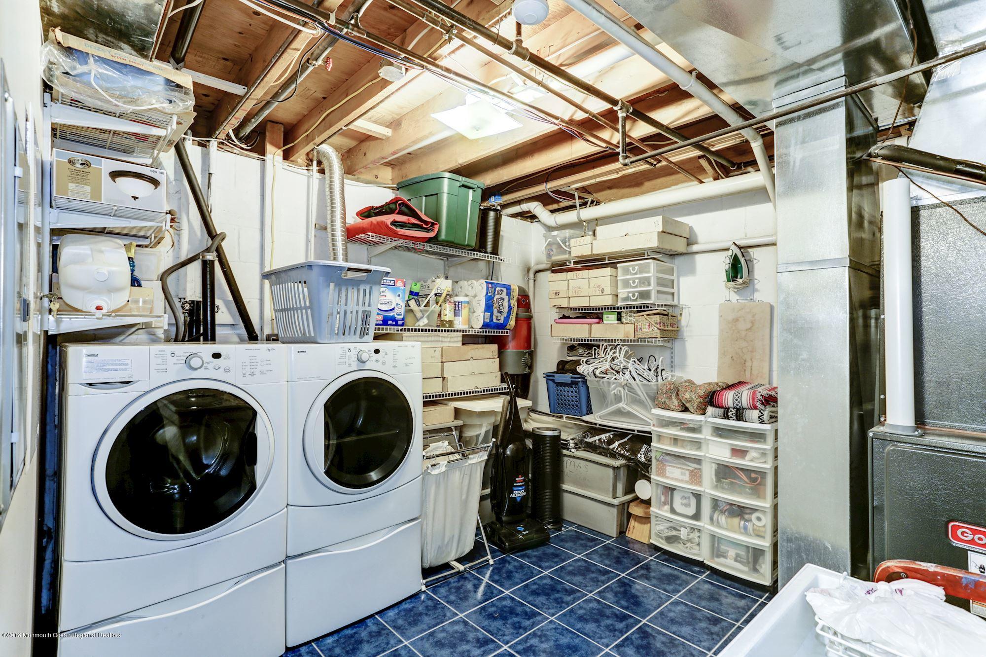 132 Brandon Road Manchester Township, NJ 08759 - Photo 19 of 24 a utility room with dryer and washer