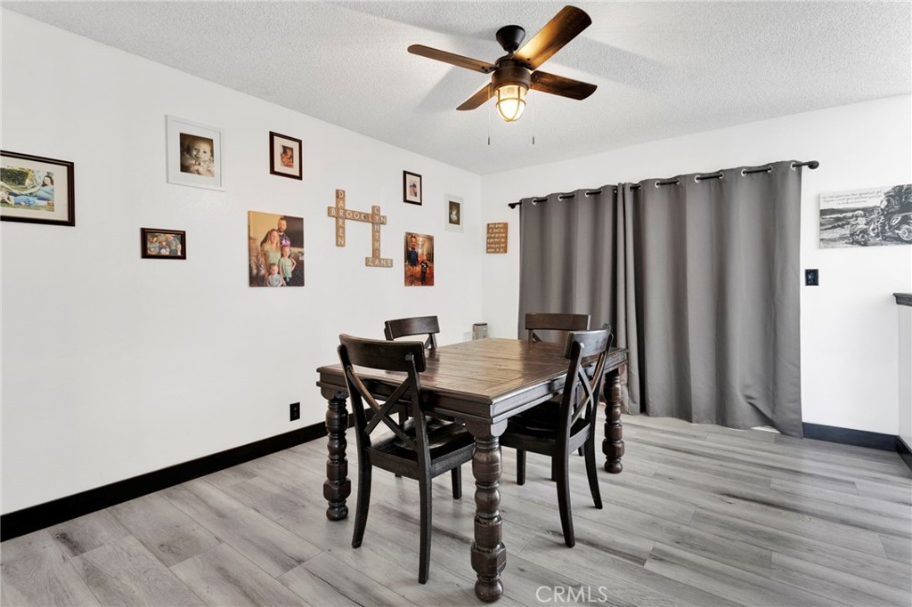 14010 Jicarilla Road Apple Valley, CA 92307 - Photo 3 of 17 Dining