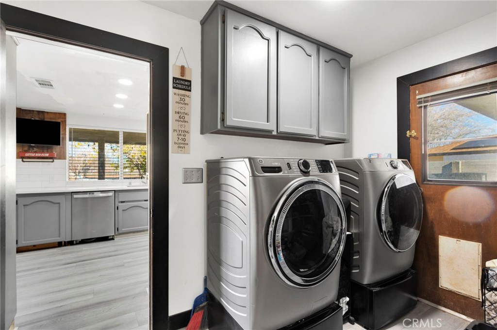 14010 Jicarilla Road Apple Valley, CA 92307 - Photo 8 of 17 Laundry
