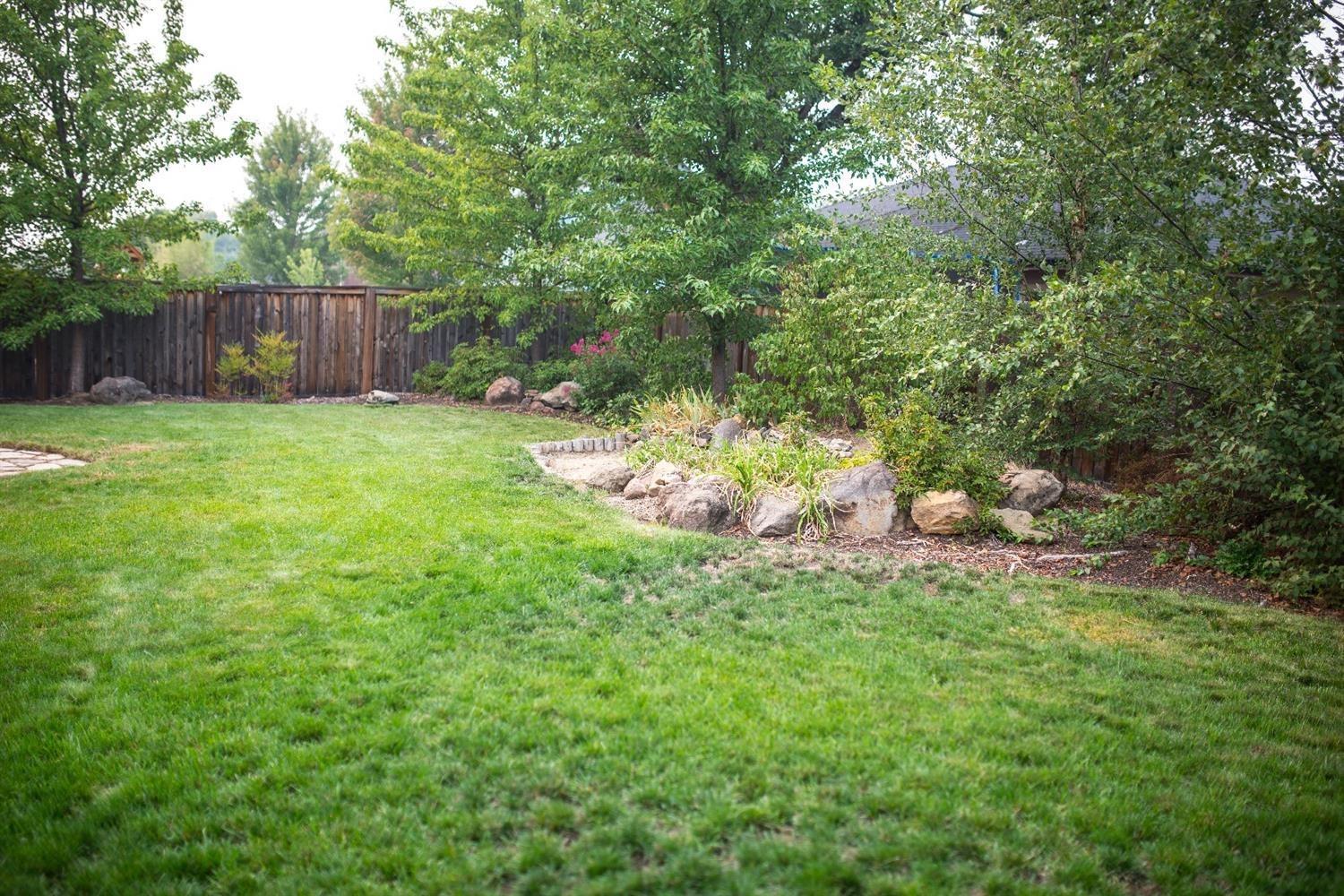 2005 Rabun Way Central Point, OR 97502 - Photo 25 of 27 Backyard