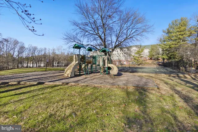 $585,000 | 26 Neerwinder Court, Germantown, MD 20874