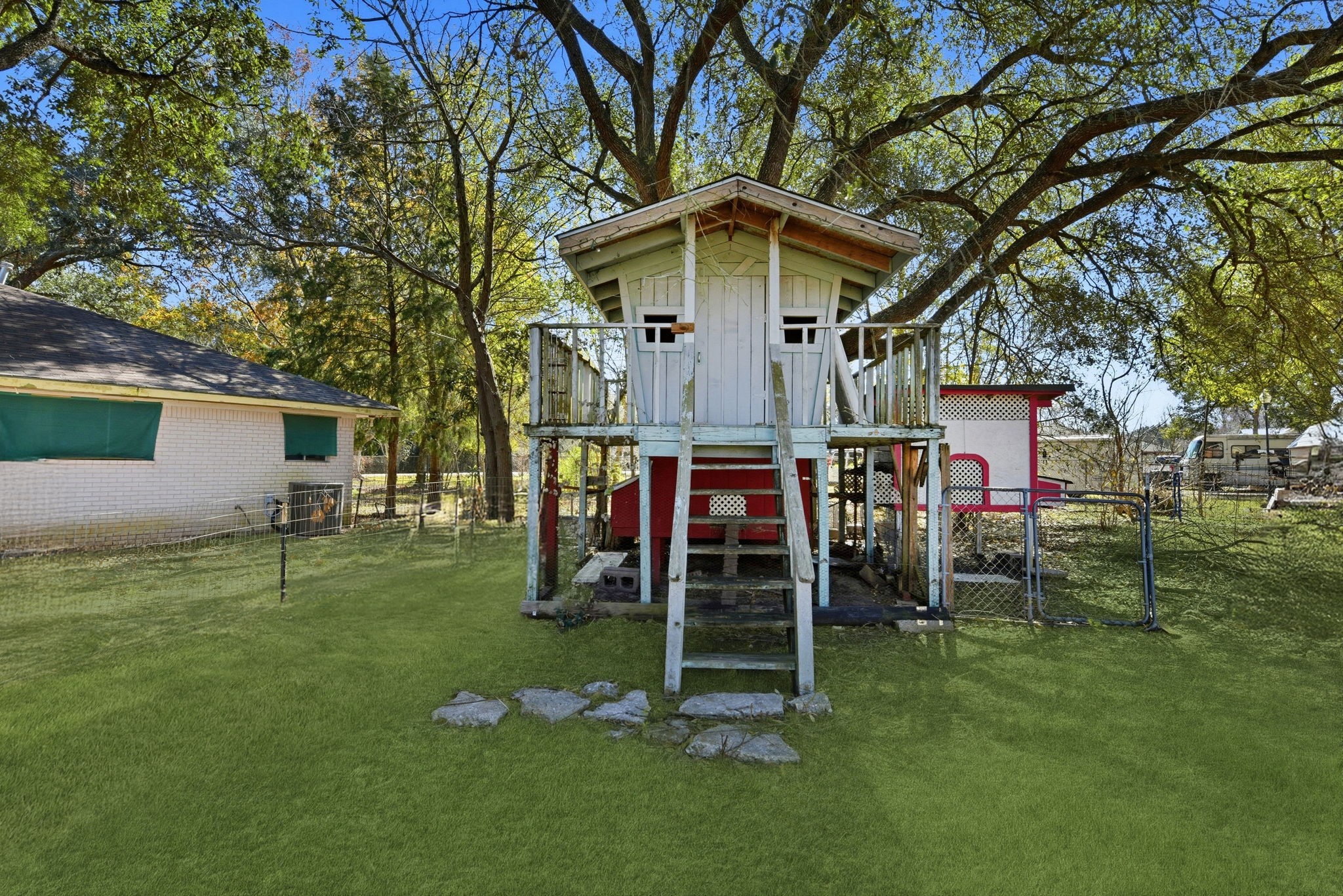 11902 Dover Street Houston, TX 77031 - Photo 16 of 29 front view of a house with a yard