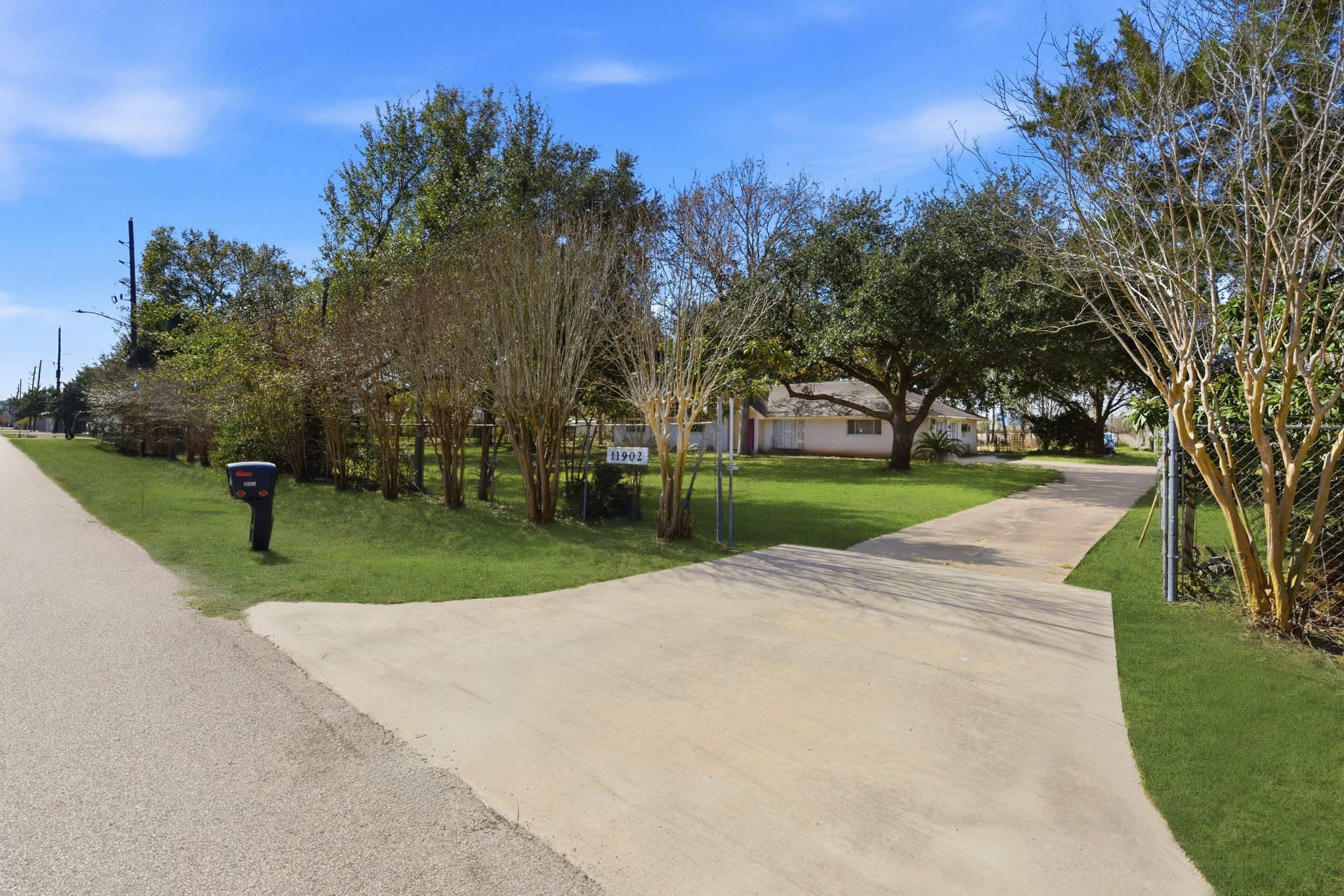 11902 Dover Street Houston, TX 77031 - Photo 5 of 29 a view of a park with tree s