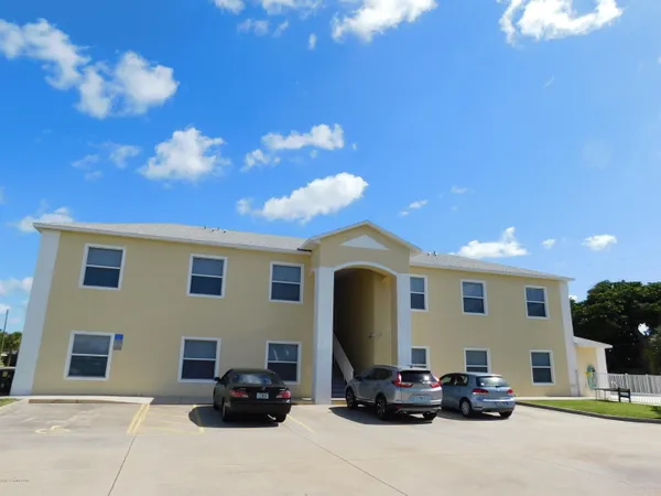 $1,750 | 860 South Orlando Avenue, Unit 3, Cocoa Beach, FL 32931
